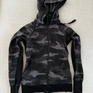 Athleta Triumph Camo jacket